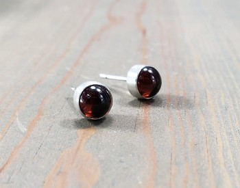 January birthstone garnet jewelry